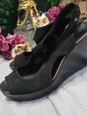 Simply Vera Vera Wang Black Open-Toe Wedge Sandles Heels Size 6.5